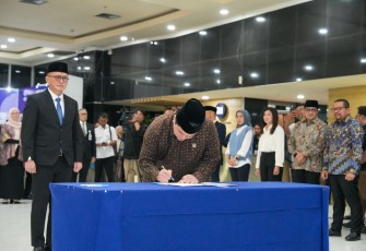 Menteri Ekonomi Kreatif/Kepala Badan Ekonomi Kreatif (Ekraf), Teuku Riefky Harsya, menghadiri pelantikan Tubagus Fiki Chakara Satari sebagai Direktur Utama Pengganti Antarwaktu (PAW) Lembaga Penyiaran Publik (LPP) TVRI periode 2023–2028