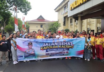 Polda Kalteng Gandeng Insan Pers Perkuat Sinergi Lewat Jalan Sehat