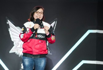 Wakil Menteri Ekonomi Kreatif, Irene Umar, memberi sambutan pada Grand Final Mobile Legends: Bang Bang Professional League Indonesia Season 17 (MPL ID S17) di Velodrome, Jakarta, Minggu (14/6/2026)