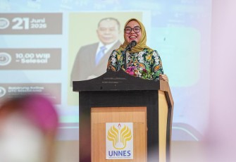 Wamenkop Farida Farichah