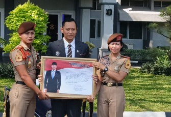 Menteri Koordinator Bidang Infrastruktur dan Pembangunan Kewilayahan RI, Agus Harimurti Yudhoyono atau AHY berkunjung dan memberikan kuliah umum di Akademi Angkatan Laut Surabaya