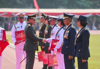 Panglima TNI Pimpin Upacara Prasetya Perwira Diktukpa TNI Integratif TA 2026 di Akademi Militer