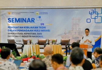 Wakil Menteri Energi dan Sumber Daya Mineral (ESDM) Yuliot dalam keynote speechnya di acara Seminar Penguatan Kebijakan TKDN dalam Pengadaan Hulu Migas di Hotel Borobudur Jakarta, Rabu (24/6)