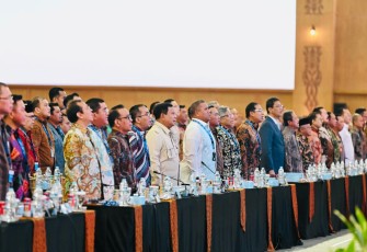 Panglima TNI Dampingi Presiden RI Tutup Sarasehan Kebangsaan KSTI 2026