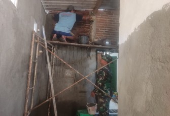 Babinsa Desa Batangsaren Dampingi Pengerjaan Rutilahu, Wujudkan Hunian Layak bagi Warga Kurang Mampu