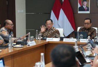 Menteri Dalam Negeri (Mendagri) Muhammad Tito Karnavian sekaligus Ketua Satuan Tugas (Kasatgas) Percepatan Rehabilitasi dan Rekonstruksi Pascabencana Sumatera