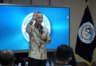 Menteri Transmigrasi M. Iftitah Sulaiman Suryanagara