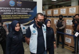 Badan Narkotika Nasional (BNN) RI bersama Direktorat Jenderal Bea dan Cukai berhasil membongkar jaringan narkotika internasional yang menyelundupkan 3,37 ton cannabis buds (kuncup bunga cannabinoid) asal Thailand