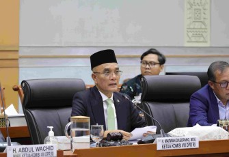 Ketua Komisi VIII DPR RI Marwan Dasopang saat memimpin rapat kerja Komisi VIII DPR RI bersama Menteri Haji dan Umrah di Gedung Nusantara II, DPR RI, Senayan, Jakarta, Selasa (7/7/2026)