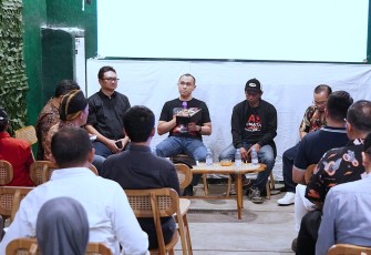 Kapolresta Malang Kota Kombes Pol Putu Kholis Aryana Jadi Narasumber Dialog Publik AJI