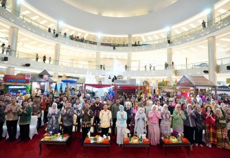 Ketua Harian Dewan Kerajinan Nasional (Dekranas) Tri Tito Karnavian menghadiri penutupan rangkaian Hari Ulang Tahun (HUT) ke-46 Dekranas di Atrium Trans Studio Mall Makassar, Sulawesi Selatan (Sulsel), Minggu (12/7/2026).