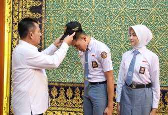 Gubernur Kepulauan Riau Ansar Ahmad melepas dua utusan Provinsi Kepulauan Riau menuju pemusatan pendidikan dan pelatihan Paskibraka Tingkat Nasional Tahun 2026