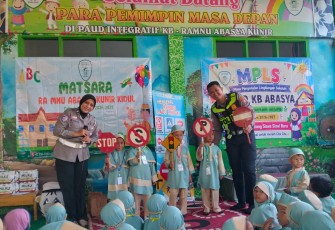 Polres Lumajang Tanamkan Budaya Tertib Lalu Lintas kepada Anak Sejak Usia Dini