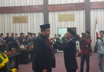 Hidayat Riadi Manik Resmi Dilantik Gantikan Sri Lestari Jadi DPRK Aceh Singkil