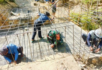 Progres Jembatan Sungai Dhedem Tegalombo Mulai Tahap Perakitan Besi Pondasi Tiang Pylon
