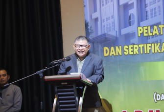 Jaksa Agung Muda Perdata dan Tata Usaha Negara Jamdatun R. Narendra Jatna 