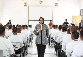Deputi Bidang Pengembangan Talenta dan Daya Saing Koperasi, Destry Anna Sari