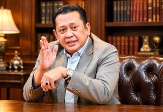 Bambang Soesatyo, Anggota DPR RI/Ketua MPR RI ke-15/Ketua DPR RI ke-20/Ketua komisi III DPR RI ke-7/Dosen Pascasarjana (S3) Ilmu Hukum Universitas Borobudur, UniversitasJayabaya dan Universitas Pertahanan (Unhan)