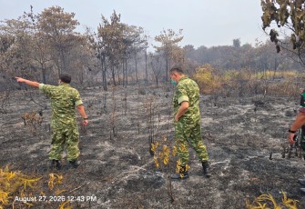 Brigjen TNI Zamroni Tim Penyuluh Karhutla Wilayah Sintang Tinjau Karhutla di Desa Balai Agung