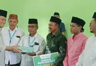 Gus Yusuf Salurkan Donasi Rp100 Juta untuk Korban Bencana NTT