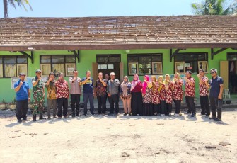 Babinsa Koramil 0801/03 Arjosari Dukung Ciptakan Sekolah Nyaman