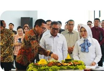 Wakil Gubernur Kepulauan Riau Nyanyang Haris Pratamura
