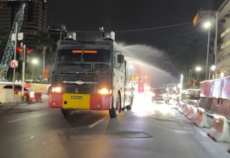 Polri Kerahkan Water Cannon dan Bagikan Masker, Layani Masyarakat Terdampak Material Erupsi Gunung Anak Krakatau