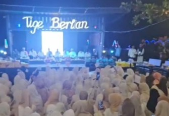 Tiga Berlian Bersholawat, Di Banjiri Ribuan Umat Manusia 
