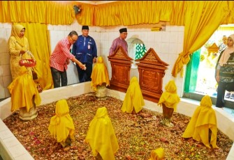 Jelang Groundbreaking Museum Bahasa, Gubernur Ansar Ziarah ke Makam Raja Ali Haji