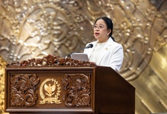 Ketua DPR RI Puan Maharani dalam Rapat Paripurna masa Persidangan IV Tahun Sidang 2025-2026 DPR RI yang digelar di Kompleks Parlemen, Senayan, Jakarta, Selasa (10/3/2026)