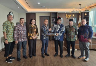 Kemenhaj Jajaki Kerja Sama Transportasi dan Logistik Haji dengan KAI