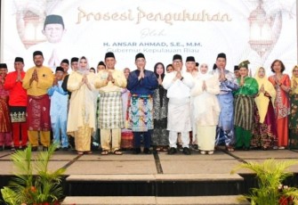 Gubernur Ansar dan Wagub Nyanyang Pererat Silaturahmi Warga Perantauan Melalui Halal Bihalal di Pekanbaru