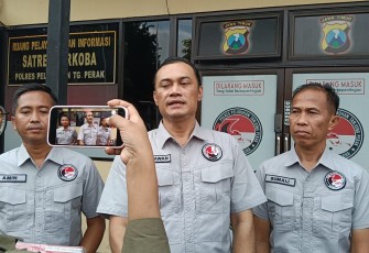 Satresnarkoba Polres Pelabuhan Tanjungperak Polda Jawa Timur berhasil mengungkap kasus peredaran narkotika jenis sabu di Jalan Wonosari, Surabaya