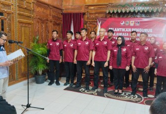 Pelantikan pengurus FOPI Karanganyar  periode 2025 -2029 oleh Ketua Pengprov FOPI Jawa Tengah, Teguh Santoso, di Dadap Serep Coffee and Resto, Kamis (30/4/2026)