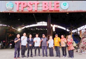 Wali Kota Lis Tertarik Konsep Waste to Money Banyumas Dalam Pengelolaan Sampah