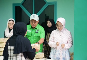 PKB Jatim Bagikan 100 Ribu Paket Daging ke Masyarakat