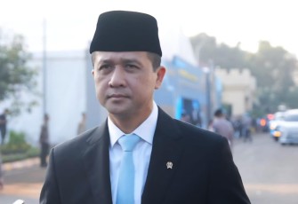 Menteri Transmigrasi M. Iftitah Sulaiman Suryanagara