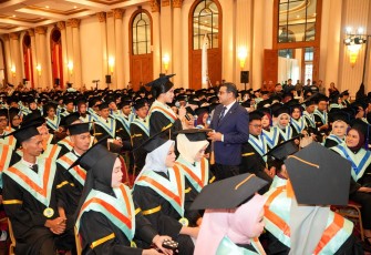 Menteri Ekonomi Kreatif/Kepala Badan Ekonomi Kreatif (Ekraf), Teuku Riefky Harsya menghadiri wisuda Institut STIAMI Ke-41 di Gedung Balai Samudera Jakarta, Kamis (2/7/2026)