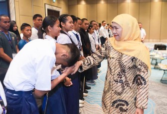 Gubernur Jawa Timur Khofifah Indar Parawansa 