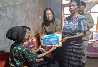  Kemendikdasmen Berikan Santunan