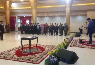 Bupati Jember Muhammad Fawait melantik dan mengambil sumpah jabatan Achmad Imam Fauzi sebagai Penjabat Sekretaris Daerah Kabupaten Jember di Pendopo Wahyawibawagraha, Selasa (12/5/2026). Kegiatan tersebut dihadiri jajaran Forkopimda, pimpinan TNI-Polri, kepala OPD, direksi rumah sakit daerah, serta para camat se-Kabupaten Jember.