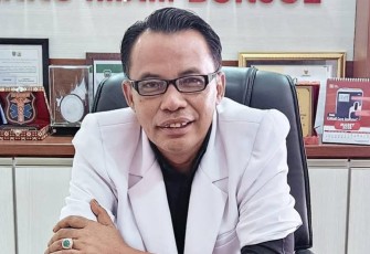 Direktur RS Tuanku Imam Bonjol, dr. Yong Marzuhaili