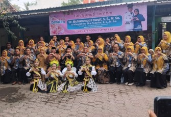 Bupati Jember Muhammad Fawait menyampaikan motivasi kepada lebih dari 1.000 siswa agar fokus mengejar pendidikan sebagai bekal meraih masa depan pada Apel 1.000 Siswa di SMP Negeri 1 Tanggul, Selasa (28/7/2026).