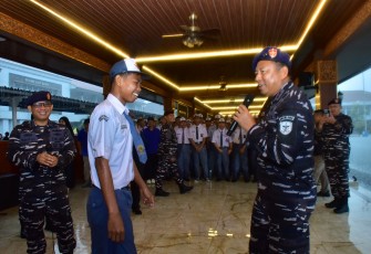 Pangkolinlamil saat Buka Persami KKRI Gelombang IV