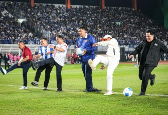 Pembukaan Piala Presiden Tahun 2026 di Stadion Si Jalak Harupat, Kabupaten Bandung, Jawa Barat, Sabtu (25/7/2026).