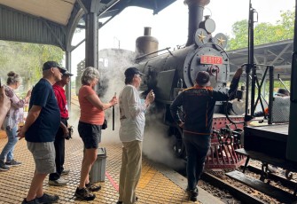  Wisatawan Mancanegara Jatuh Hati Pada Pesona Kereta Uap Ambarawa–Tuntang Bersama KAI Wisata