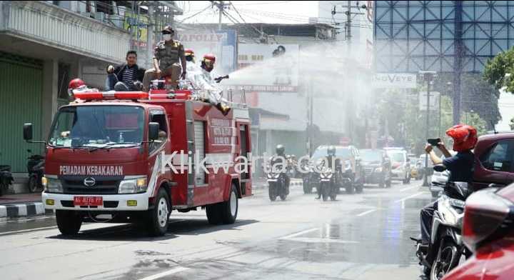 Penyemprotan Disinfektan 