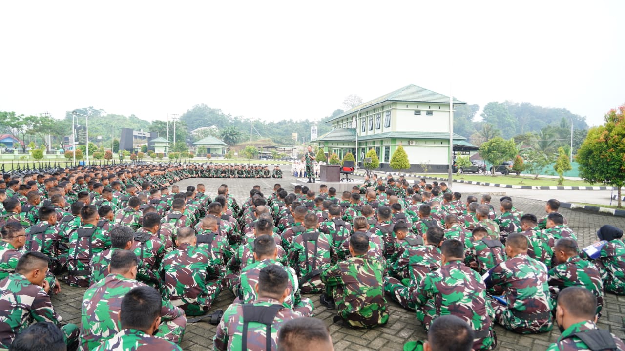 Yonif 611/Awang Long
