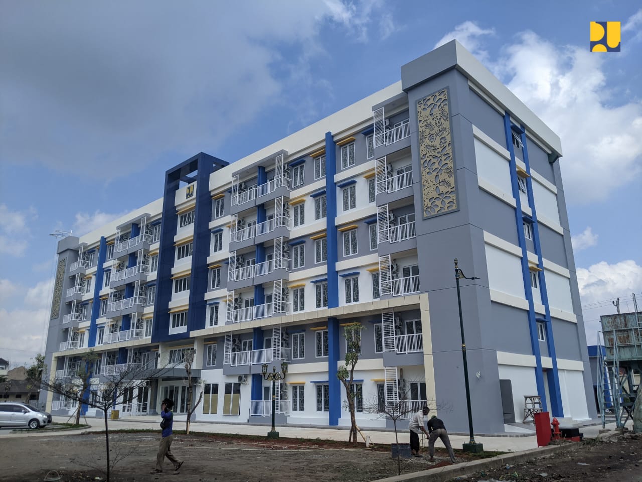 u