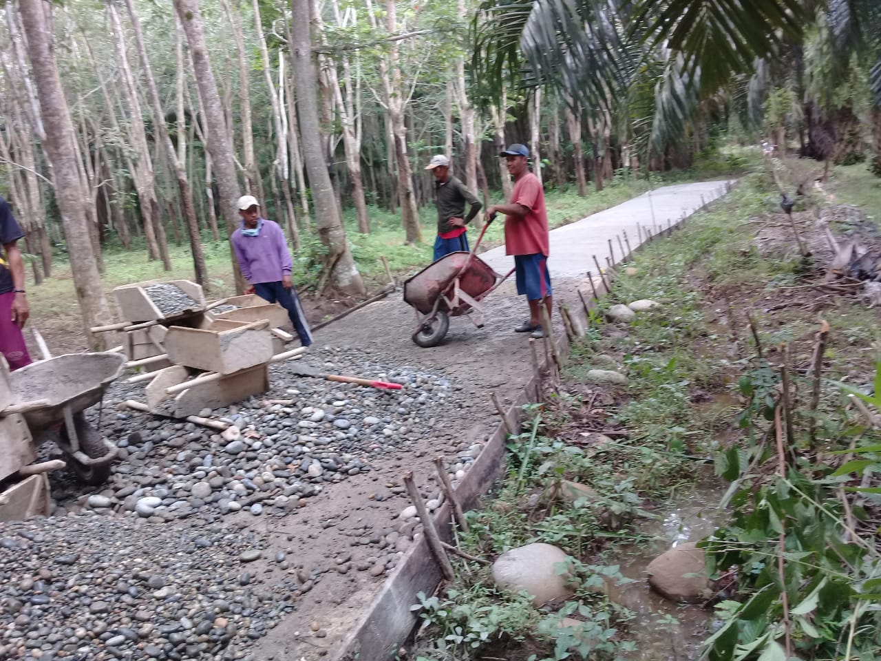 Pembanguan jalan sentra produksi
